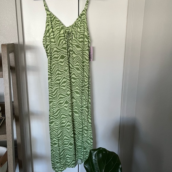 Wild Fable Green Wavy Midi Dress - Picture 3 of 6
